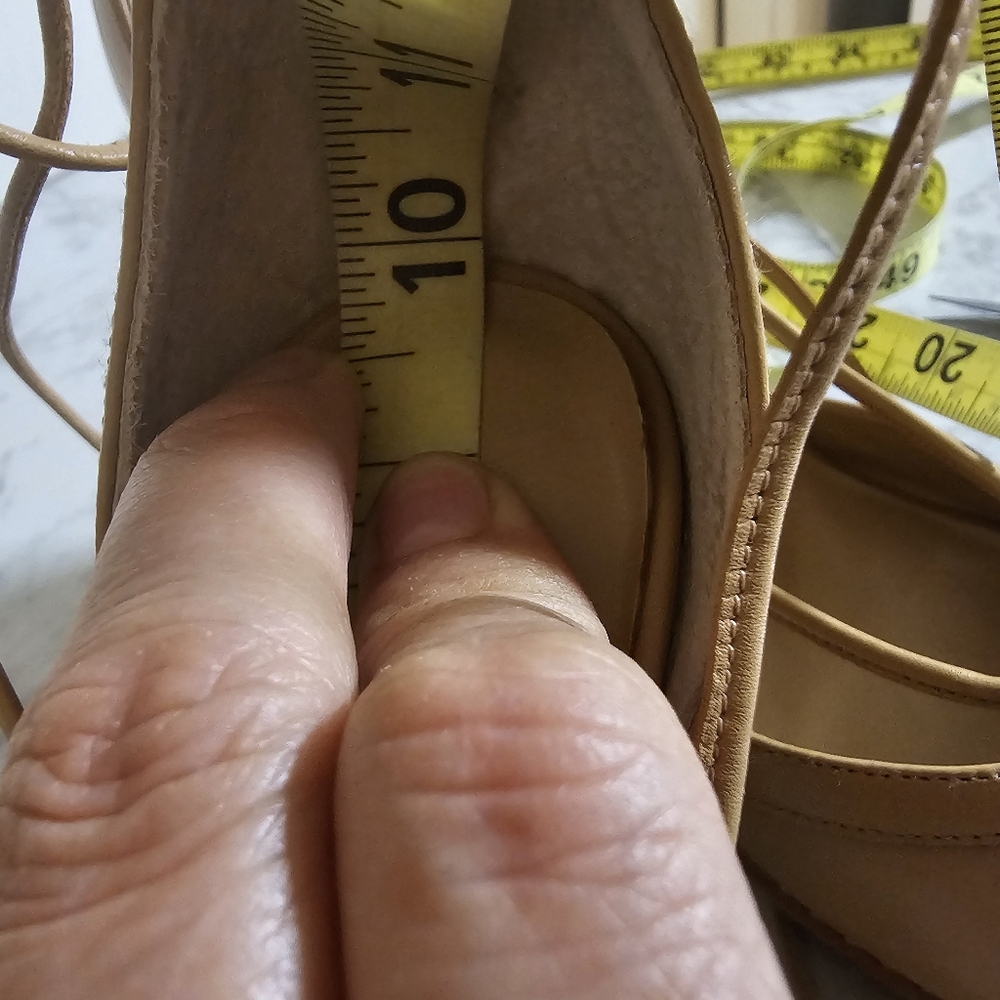 Beautiful leather heels with ankle tie - Picture 15 of 15